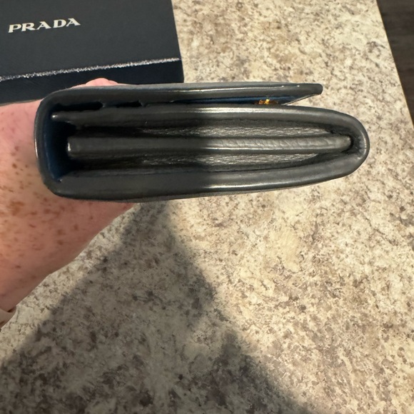PRADA Saffiano Wallet NIB - Picture 11 of 16